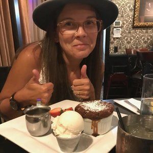 Meet your Posher, Kendra